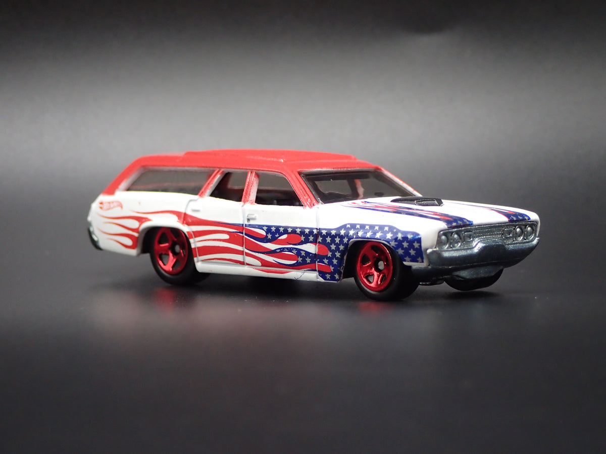 1971 71 PLYMOUTH SATELLITE STATION WAGON  1/64 SCALE DIECAST MODEL CAR