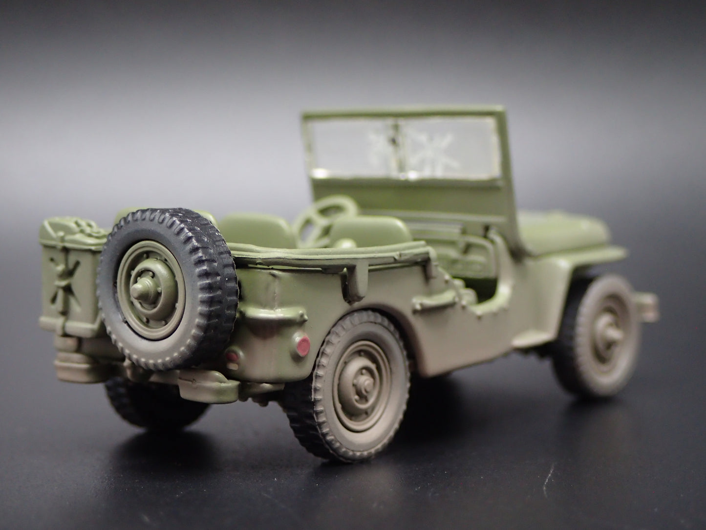 WWII WILLYS MB JEEP ARMY MILITARY OLD FAITHFUL MEDAL  1:64 SCALE DIECAST CAR