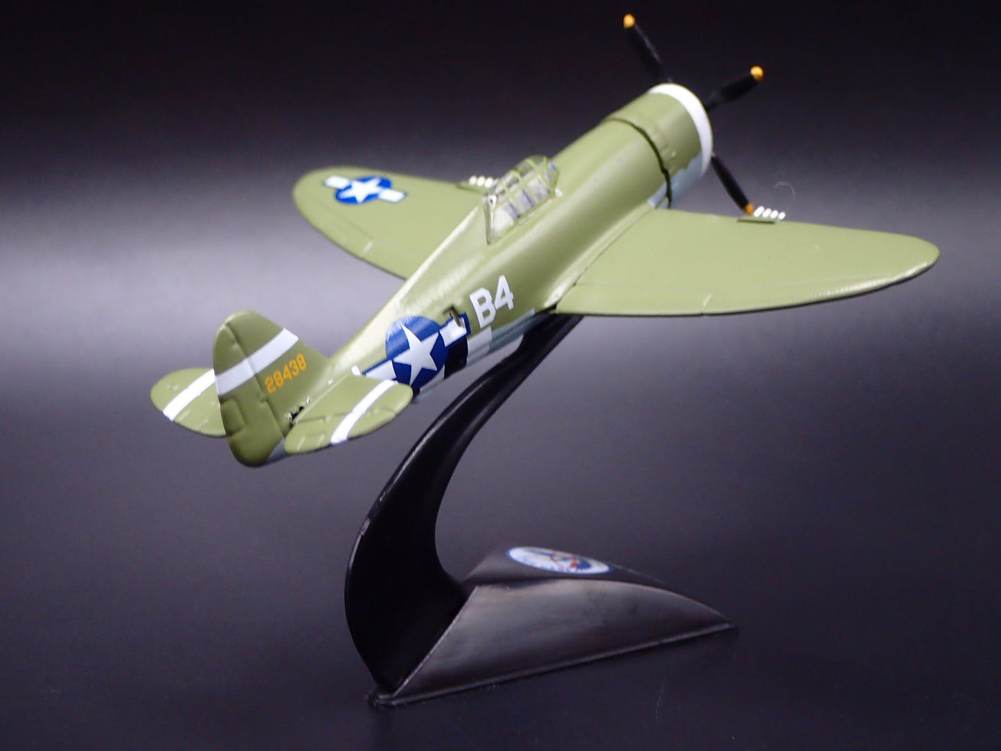 WWII REPUBLIC P47D THUNDERBOLT RAZORBACK PLANE MILITARY 1:144 DIECAST MODEL