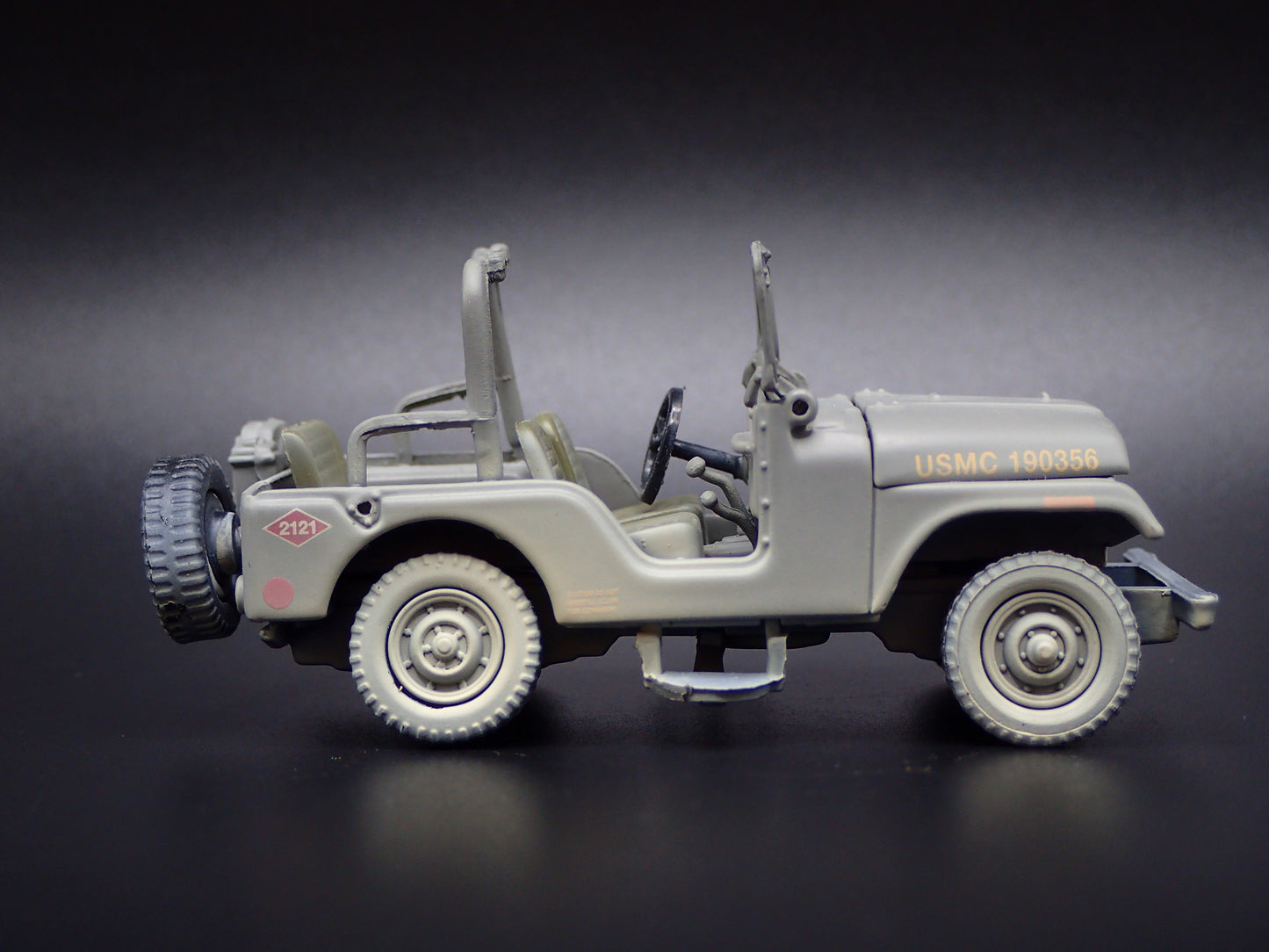 M38A1 JEEP ARMY US ARMY VIETNAM DIRTY 1:64 SCALE DIORAMA DIECAST MODEL CAR