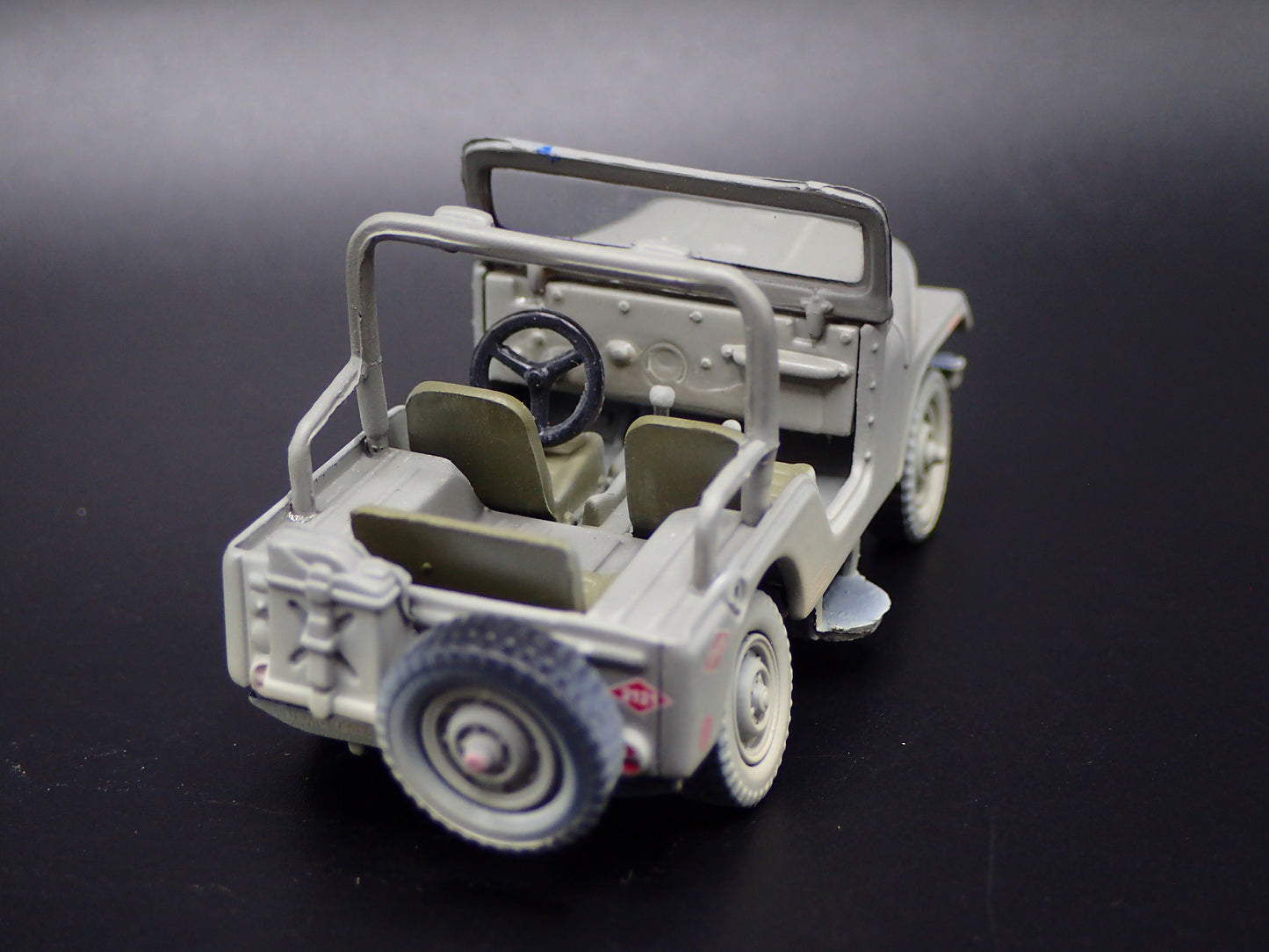 M38A1 JEEP ARMY US ARMY VIETNAM DIRTY 1:64 SCALE DIORAMA DIECAST MODEL CAR