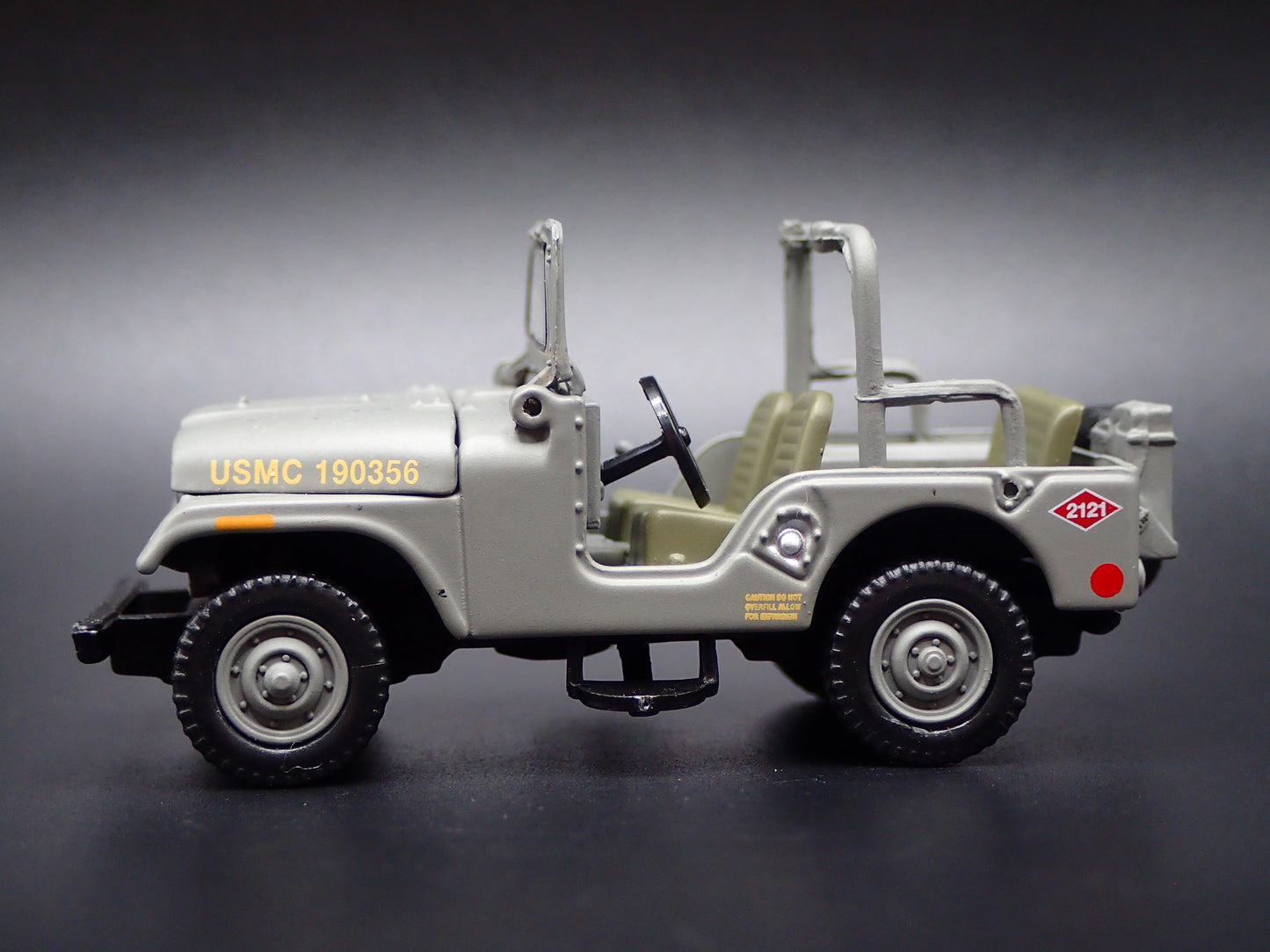 M38A1 JEEP ARMY US ARMY VIETNAM GREEN 1:64 SCALE DIORAMA DIECAST MODEL CAR