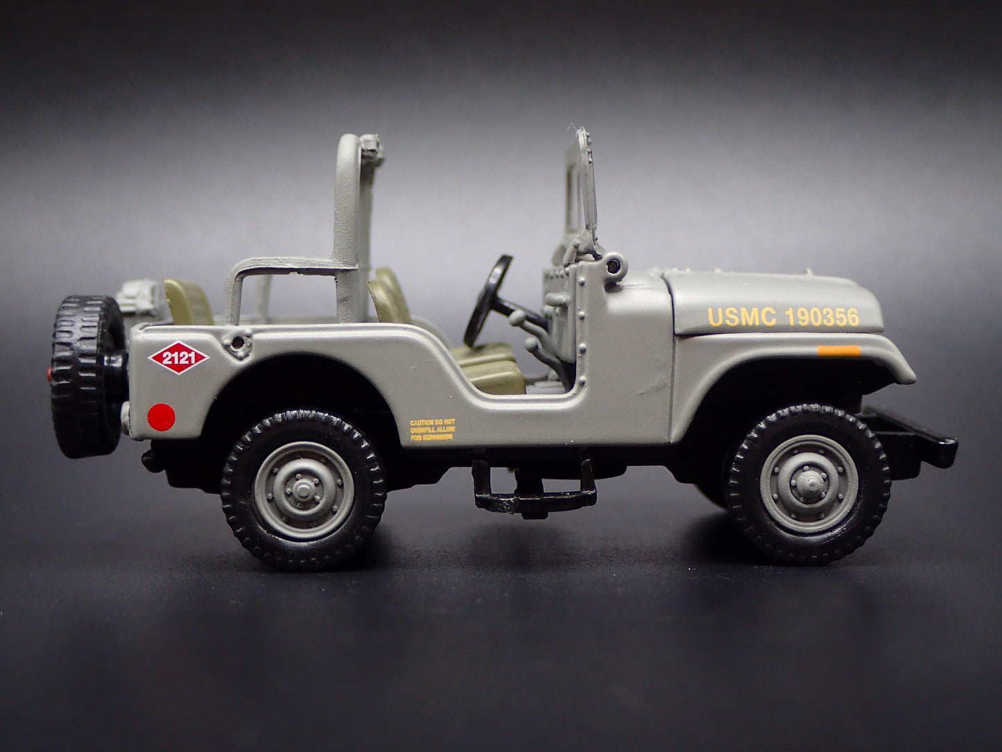 M38A1 JEEP ARMY US ARMY VIETNAM GREEN 1:64 SCALE DIORAMA DIECAST MODEL CAR