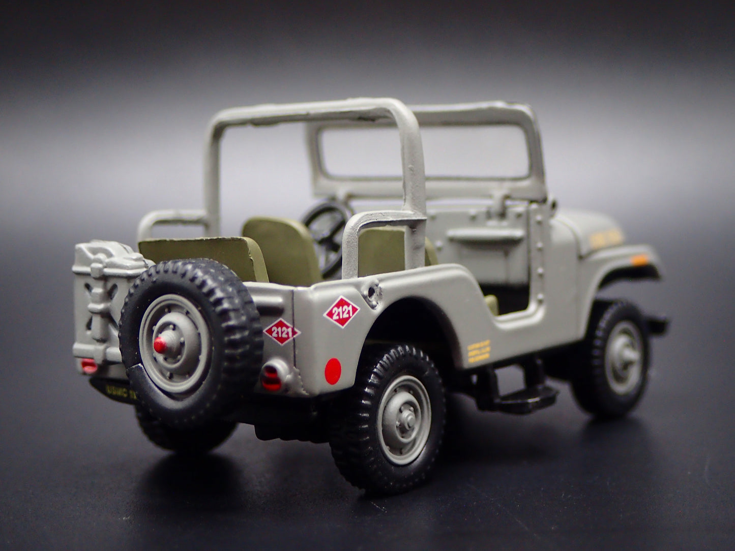 M38A1 JEEP ARMY US ARMY VIETNAM GREEN 1:64 SCALE DIORAMA DIECAST MODEL CAR
