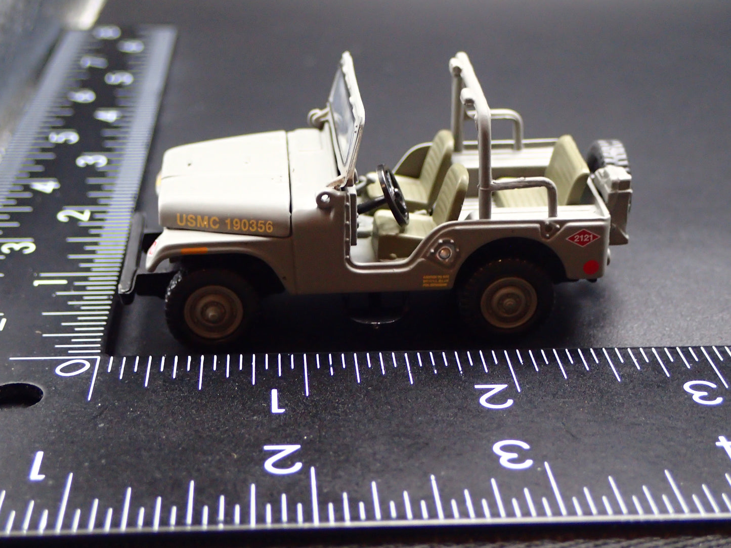 M38A1 JEEP ARMY US ARMY VIETNAM GREEN 1:64 SCALE DIORAMA DIECAST MODEL CAR