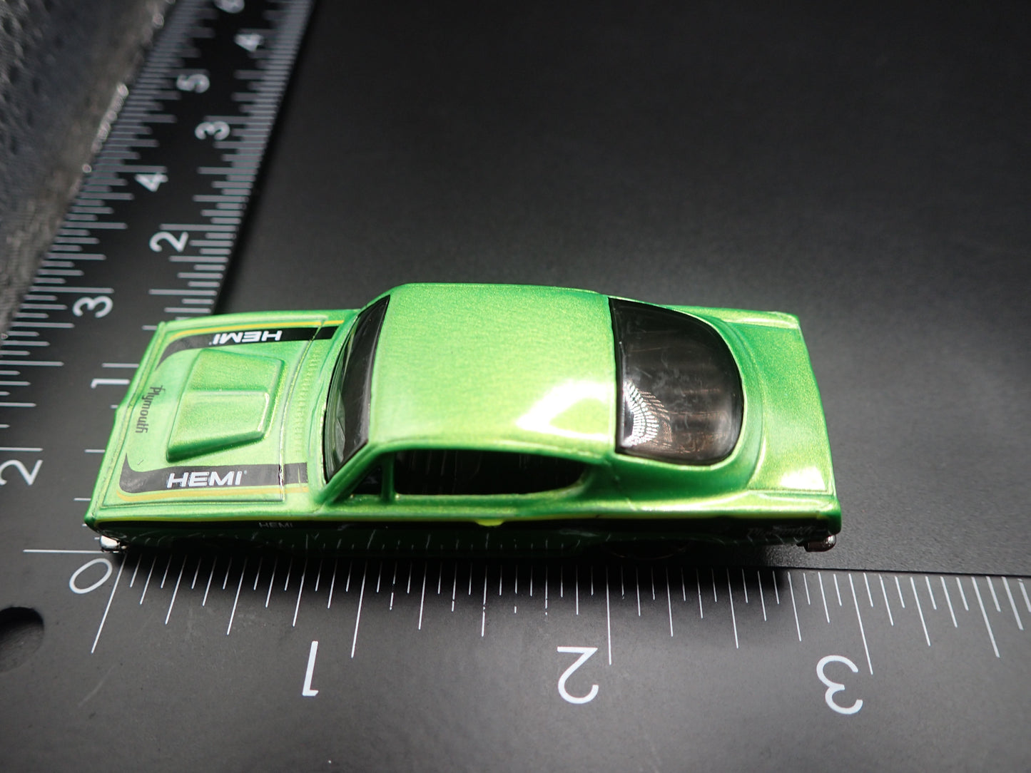 1968 68 PLYMOUTH BARRACUDA CUDA FASTBACK 1/64 SCALE DIORAMA DIECAST MODEL CAR
