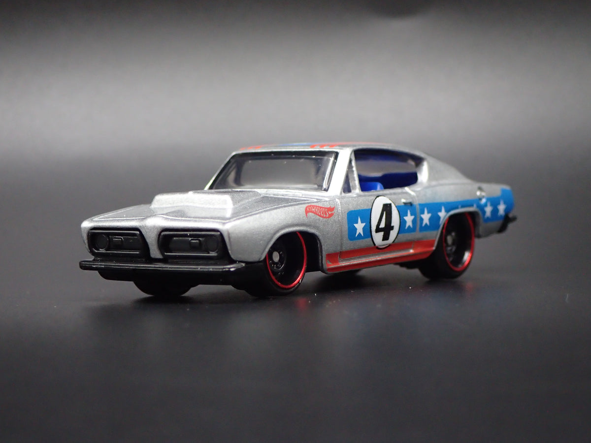 1968 68 PLYMOUTH BARRACUDA CUDA FASTBACK 1/64 SCALE DIORAMA DIECAST MODEL CAR