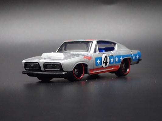 1968 68 PLYMOUTH BARRACUDA CUDA FASTBACK 1/64 SCALE DIORAMA DIECAST MODEL CAR