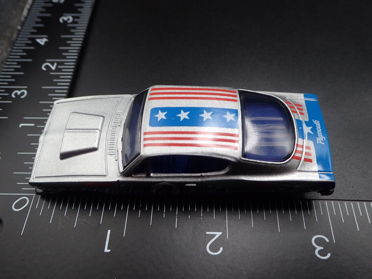 1968 68 PLYMOUTH BARRACUDA CUDA FASTBACK 1/64 SCALE DIORAMA DIECAST MODEL CAR