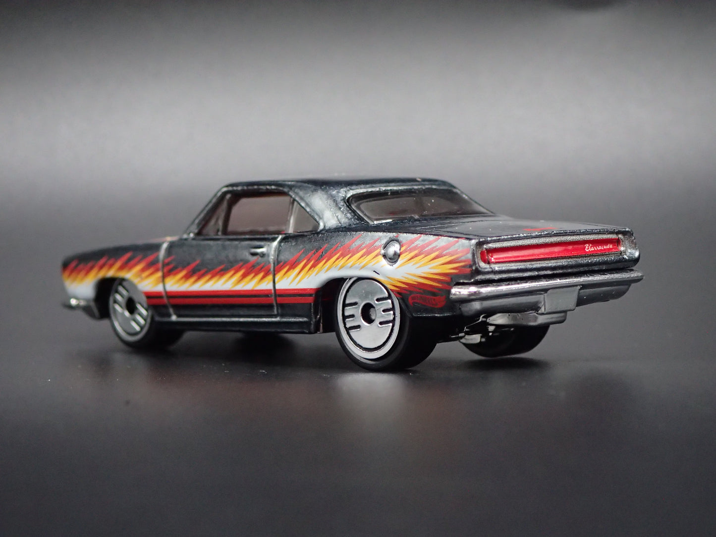1968 68 PLYMOUTH BARRACUDA FORMULA S 1:64 SCALE COLLECTIBLE DIECAST MODEL CAR