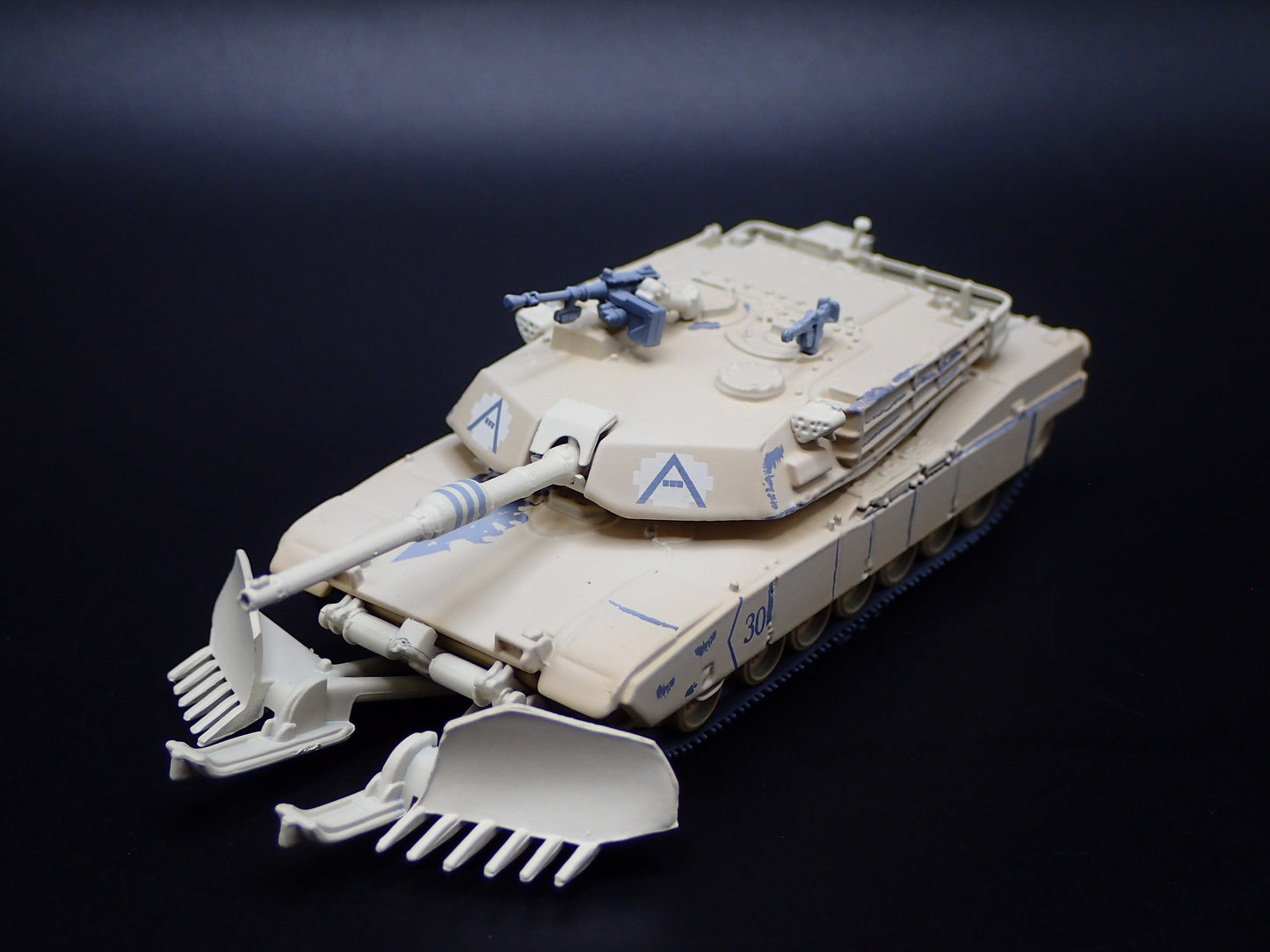 M1A1 ABRAMS TANK MILITARY DESERT STORM 1:100 SCALE DIORAMA DIECAST MODEL CAR
