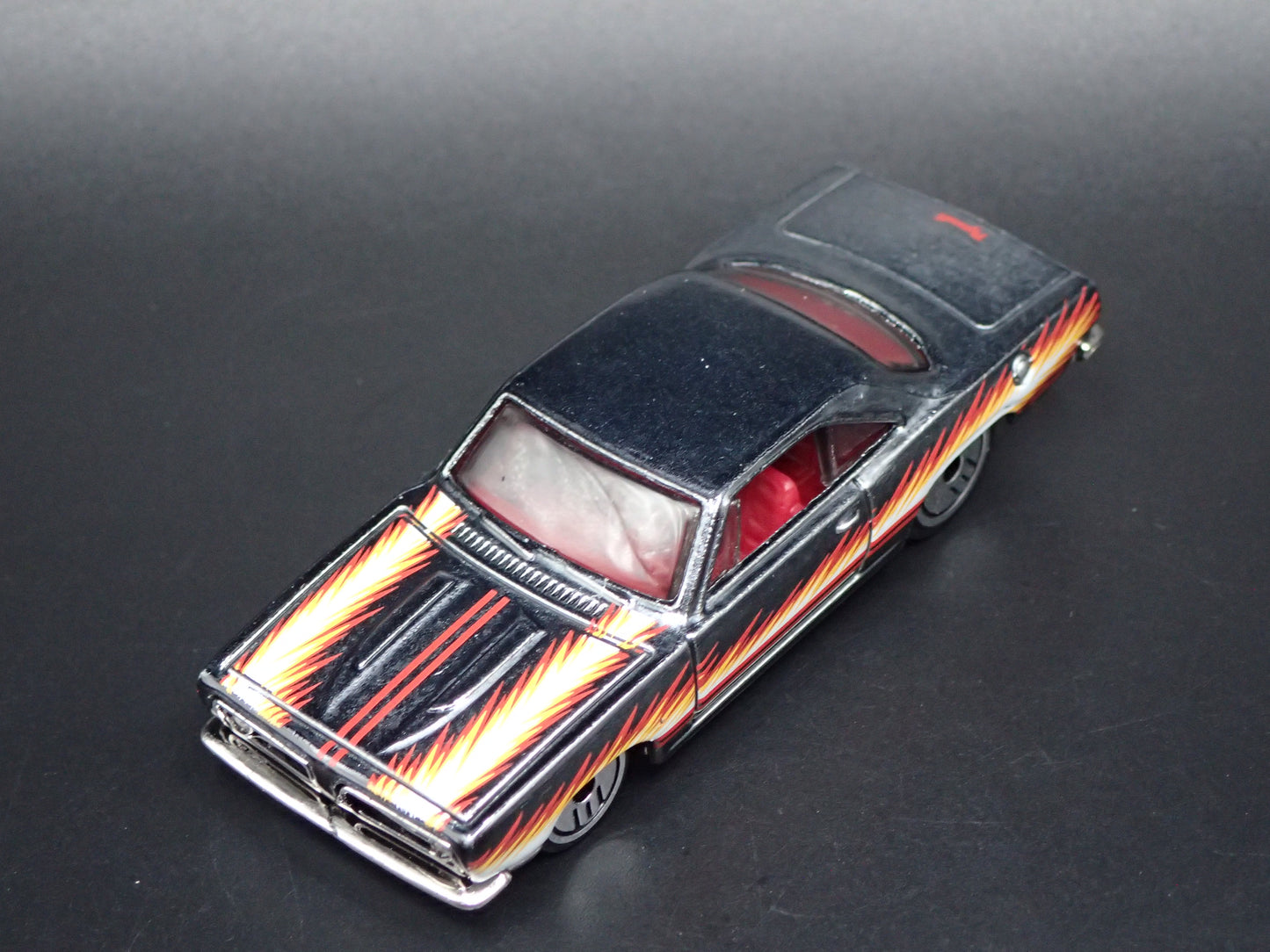 1968 68 PLYMOUTH BARRACUDA FORMULA S 1:64 SCALE COLLECTIBLE DIECAST MODEL CAR