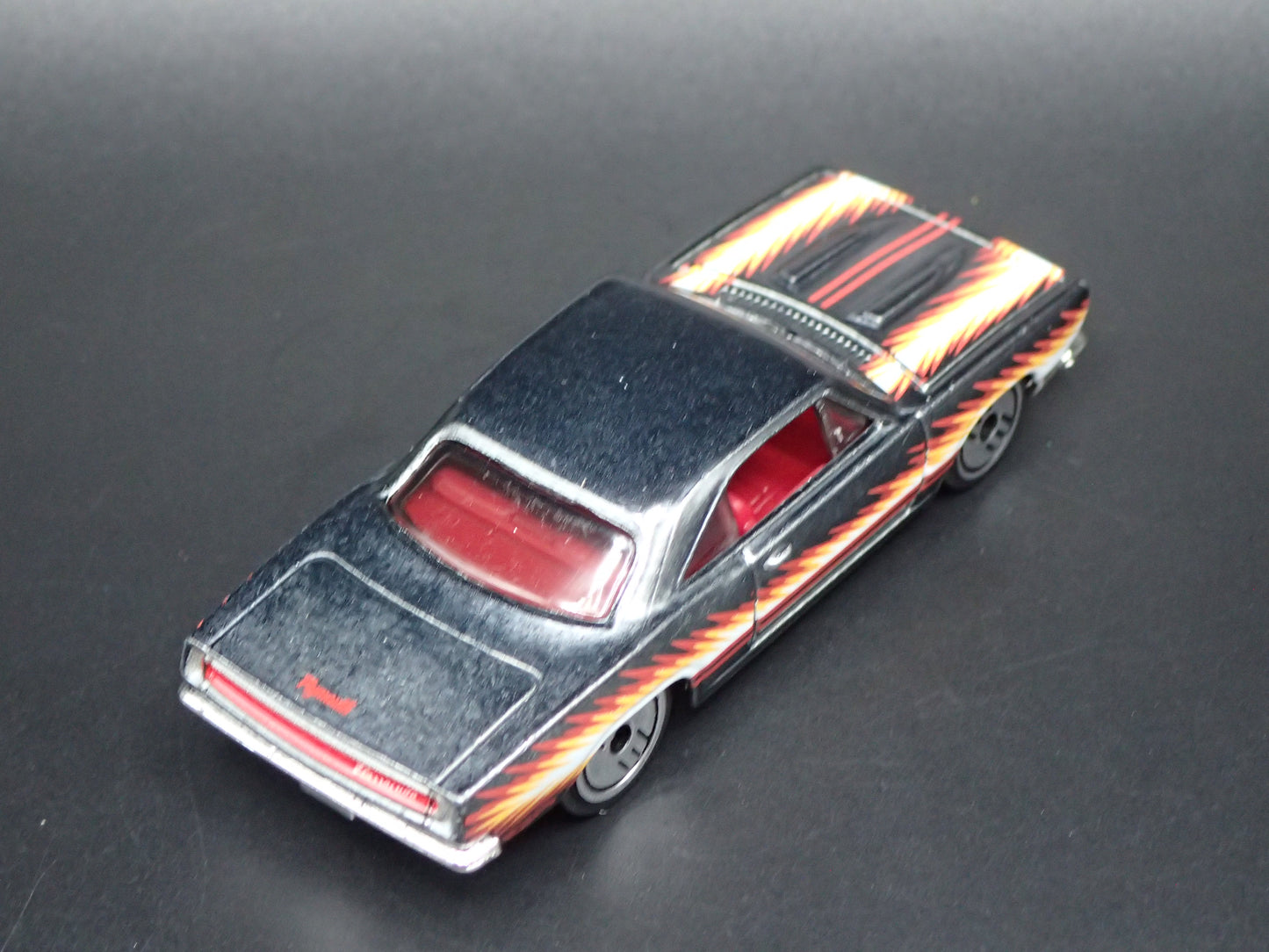 1968 68 PLYMOUTH BARRACUDA FORMULA S 1:64 SCALE COLLECTIBLE DIECAST MODEL CAR