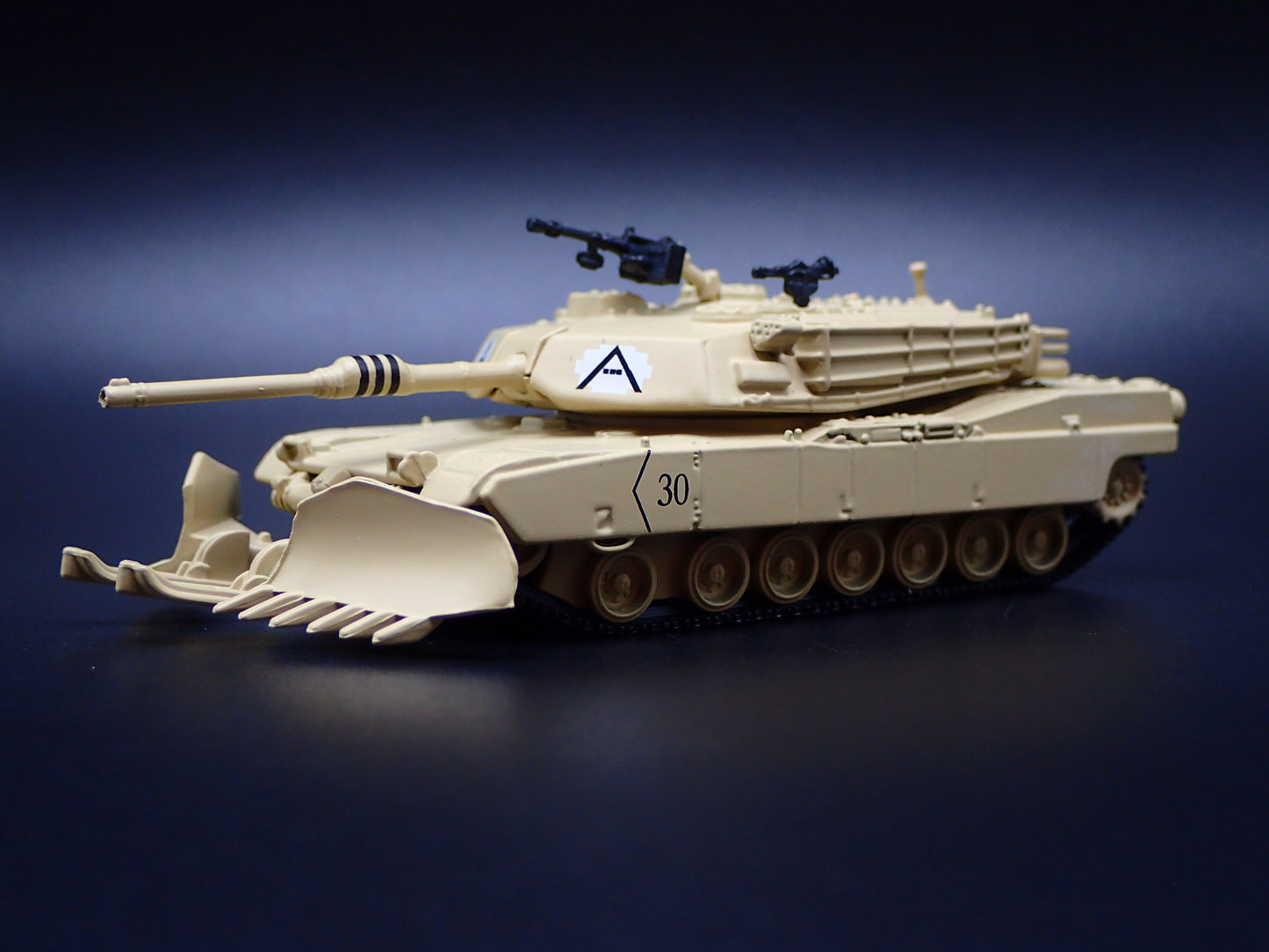 M1A1 ABRAMS TANK MILITARY DESERT STORM 1:100 SCALE DIORAMA DIECAST MODEL CAR