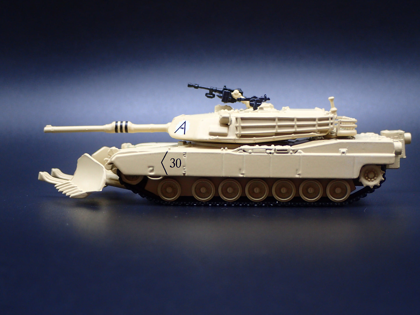 M1A1 ABRAMS TANK MILITARY DESERT STORM 1:100 SCALE DIORAMA DIECAST MODEL CAR