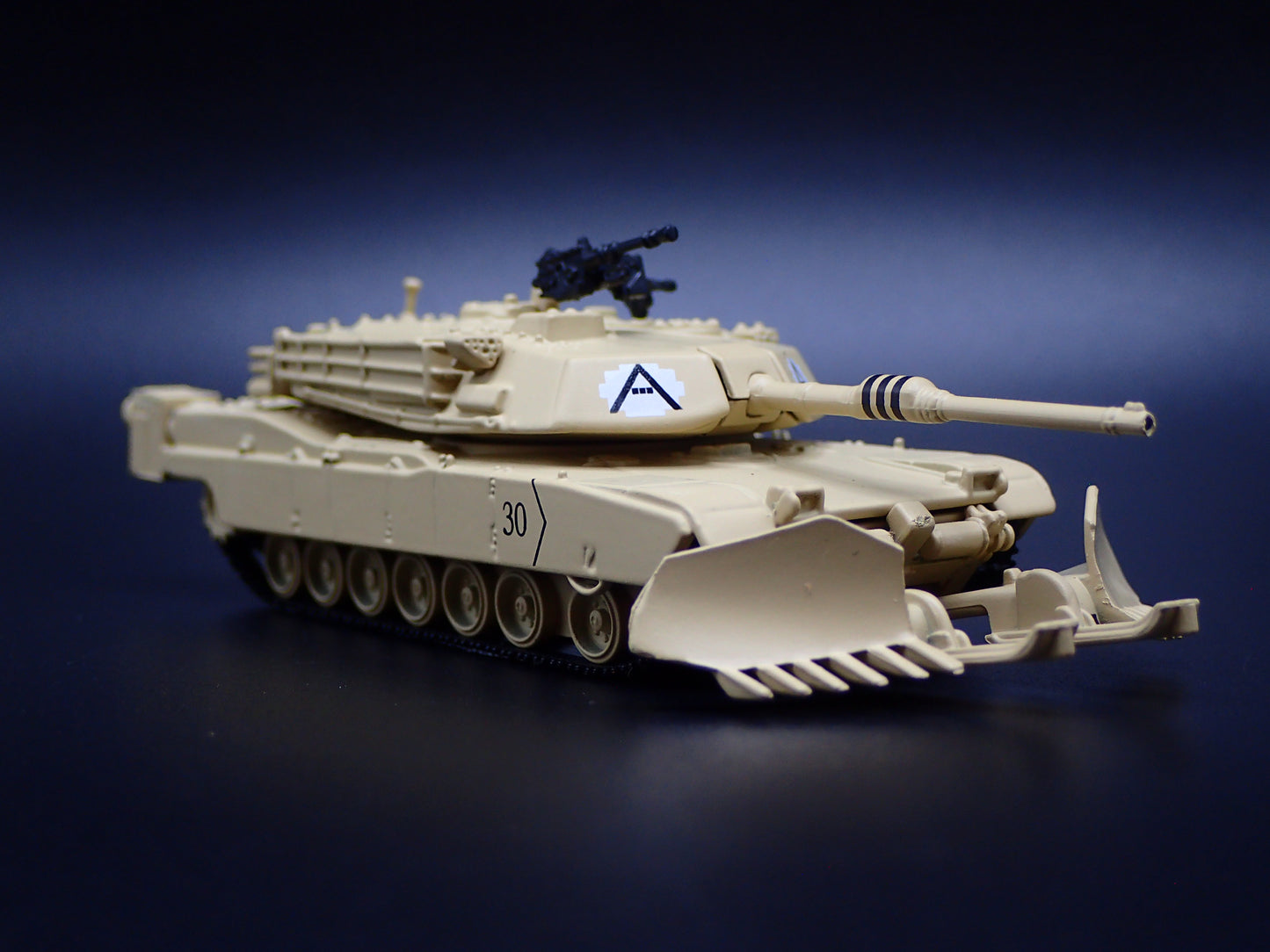 M1A1 ABRAMS TANK MILITARY DESERT STORM 1:100 SCALE DIORAMA DIECAST MODEL CAR
