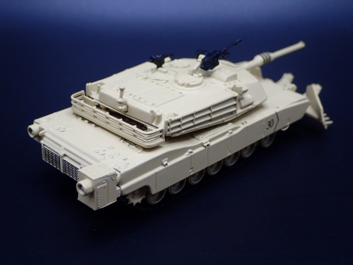 M1A1 ABRAMS TANK MILITARY DESERT STORM 1:100 SCALE DIORAMA DIECAST MODEL CAR