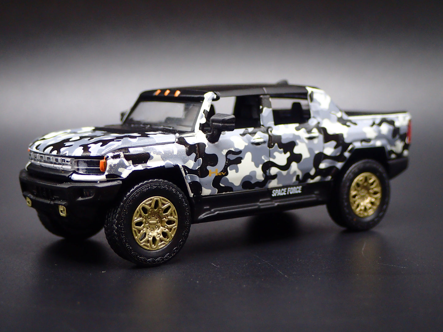 2022-2026 HUMMER EV ELECTRIC TRUCK CAMO SPACE FORCE 1:64 SCALE DIECAST CAR
