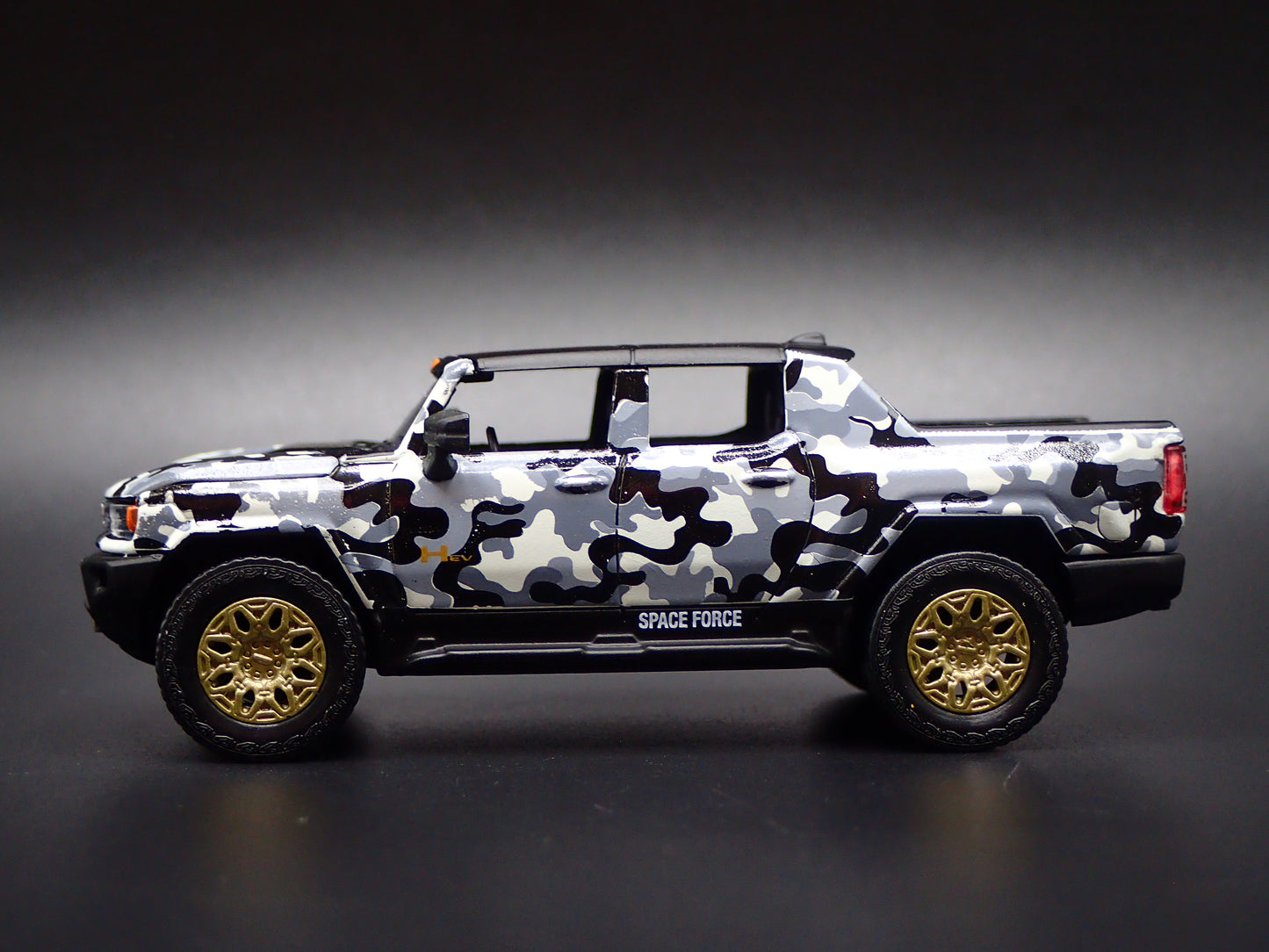 2022-2026 HUMMER EV ELECTRIC TRUCK CAMO SPACE FORCE 1:64 SCALE DIECAST CAR