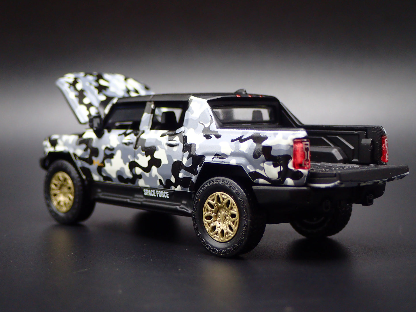 2022-2026 HUMMER EV ELECTRIC TRUCK CAMO SPACE FORCE 1:64 SCALE DIECAST CAR