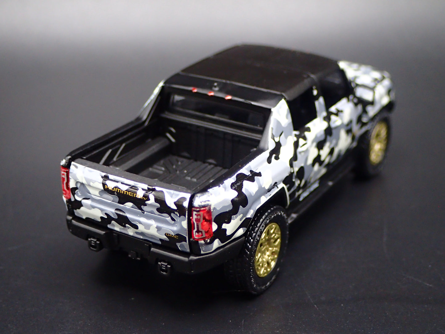 2022-2026 HUMMER EV ELECTRIC TRUCK CAMO SPACE FORCE 1:64 SCALE DIECAST CAR