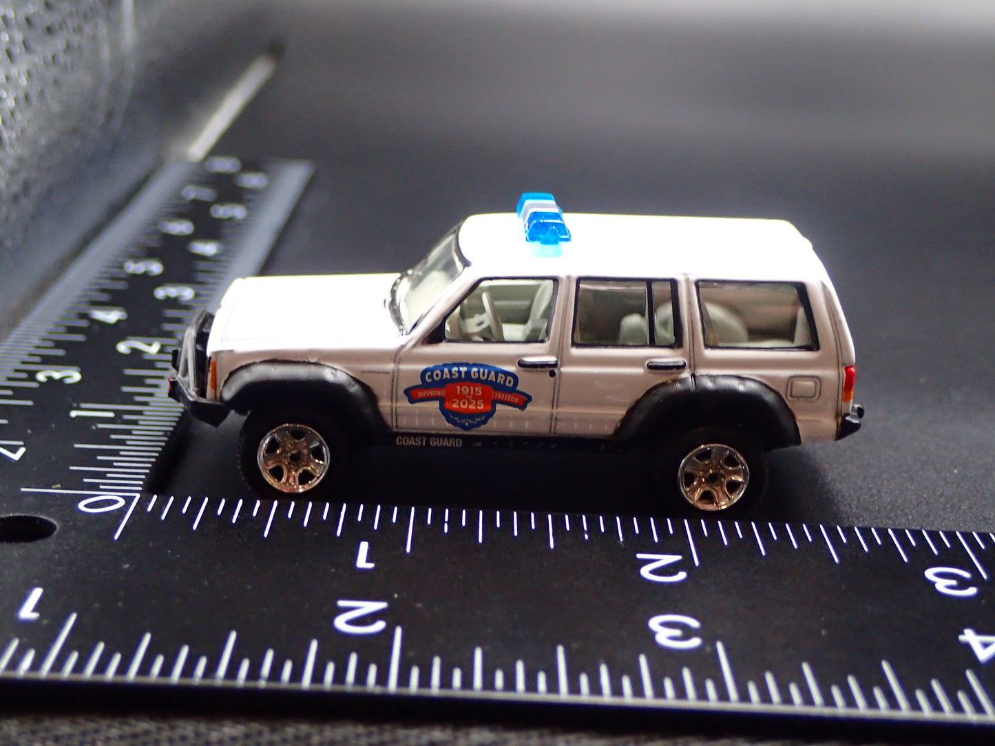 1984-2001 JEEP CHEROKEE XJ COAST GUARD 110 YEARS WHITE 1:64 SCALE DIECAST CAR