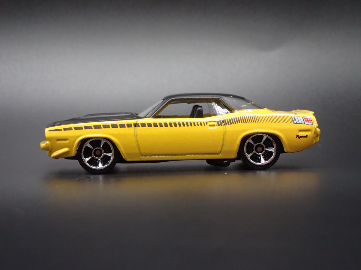 1970 70 PLYMOUTH AAR CUDA YELLOW 1:64 SCALE COLLECTIBLE DIECAST MODEL CAR