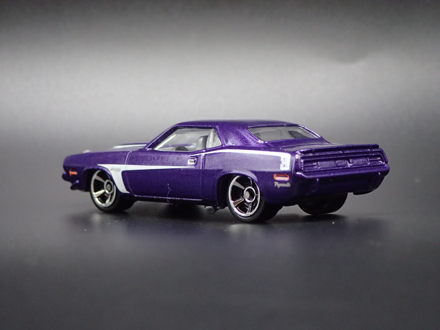 1970 70 PLYMOUTH AAR CUDA PURPLE 1:64 SCALE COLLECTIBLE DIECAST MODEL CAR