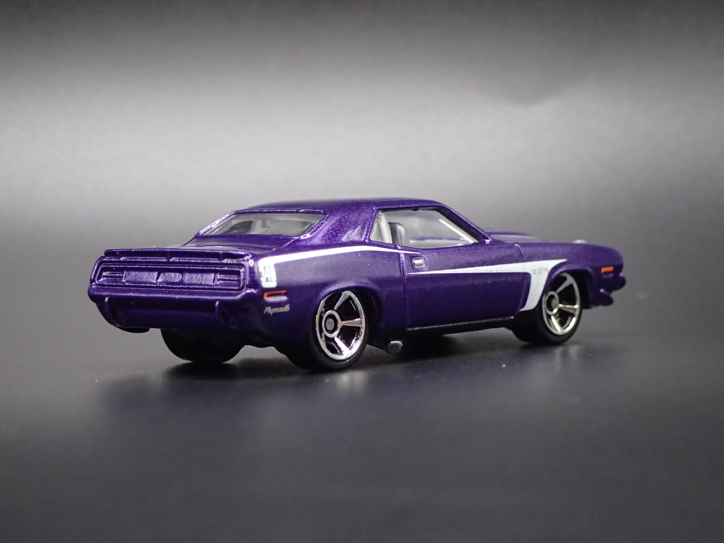 1970 70 PLYMOUTH AAR CUDA PURPLE 1:64 SCALE COLLECTIBLE DIECAST MODEL CAR