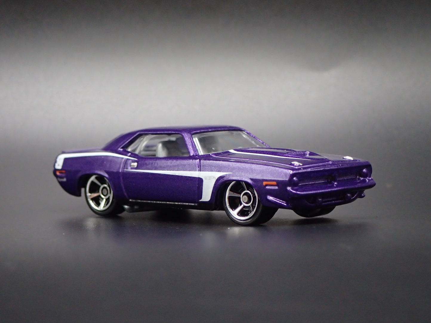 1970 70 PLYMOUTH AAR CUDA PURPLE 1:64 SCALE COLLECTIBLE DIECAST MODEL CAR