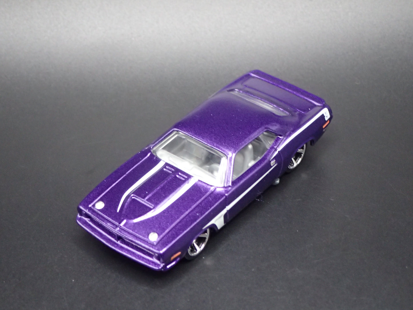 1970 70 PLYMOUTH AAR CUDA PURPLE 1:64 SCALE COLLECTIBLE DIECAST MODEL CAR