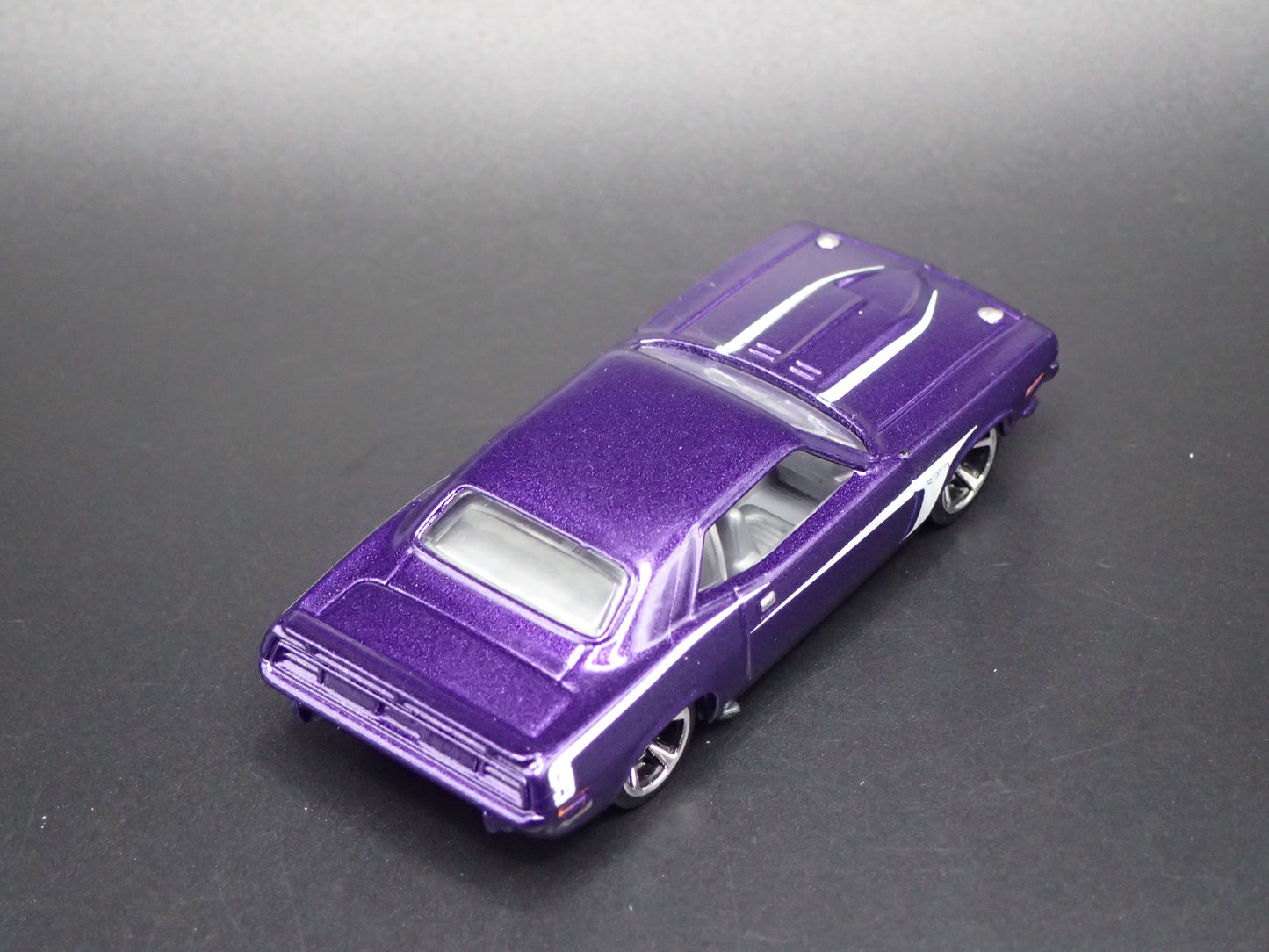 1970 70 PLYMOUTH AAR CUDA PURPLE 1:64 SCALE COLLECTIBLE DIECAST MODEL CAR