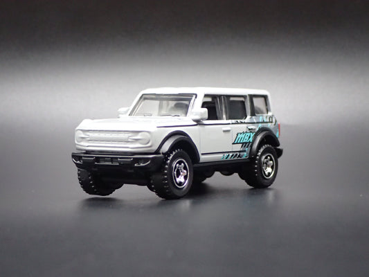 2021-2026 FORD BRONCO 4 FOUR DOOR GRAY 1:64 SCALE DIORAMA DIECAST MODEL CAR