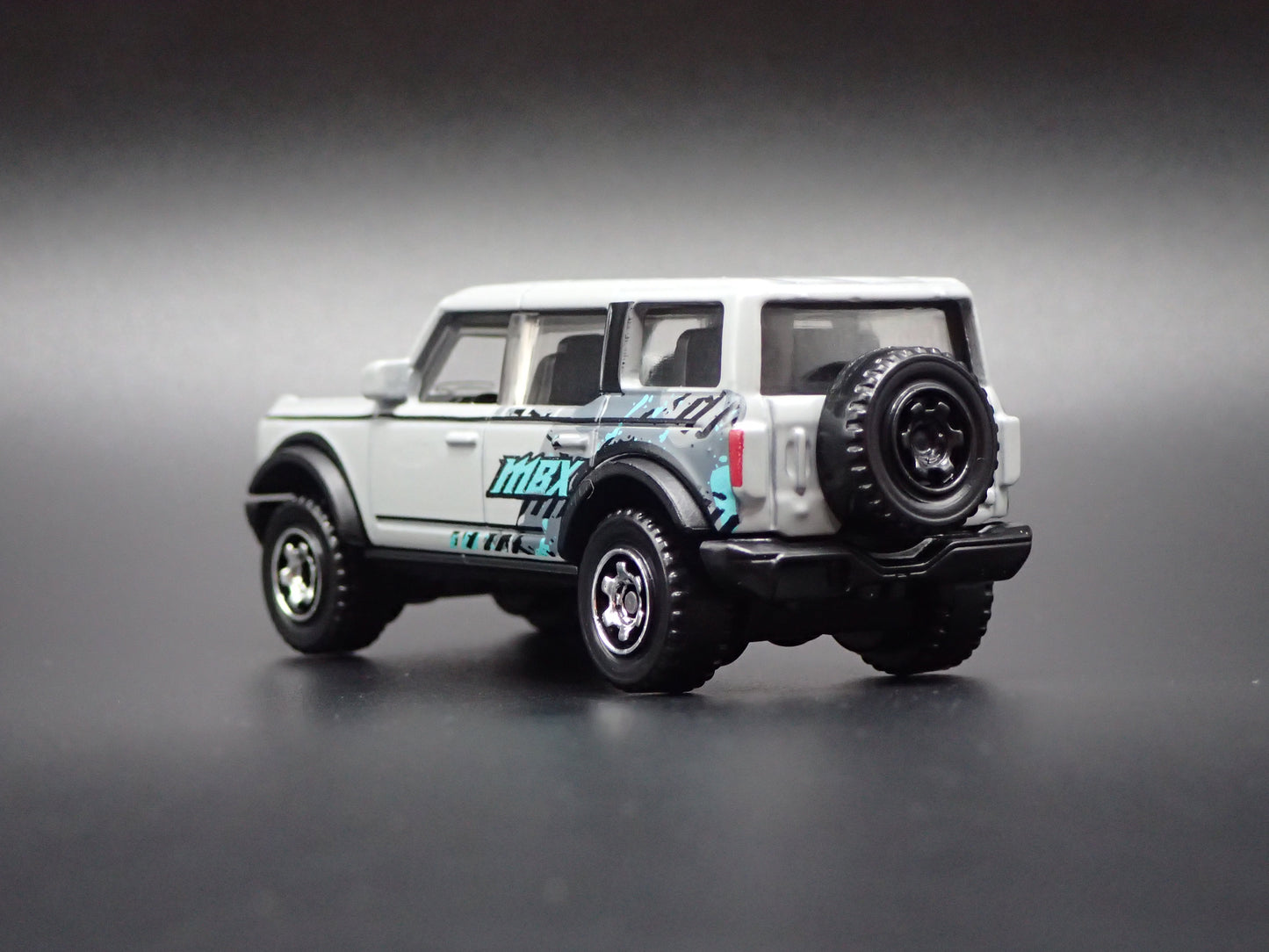 2021-2026 FORD BRONCO 4 FOUR DOOR GRAY 1:64 SCALE DIORAMA DIECAST MODEL CAR