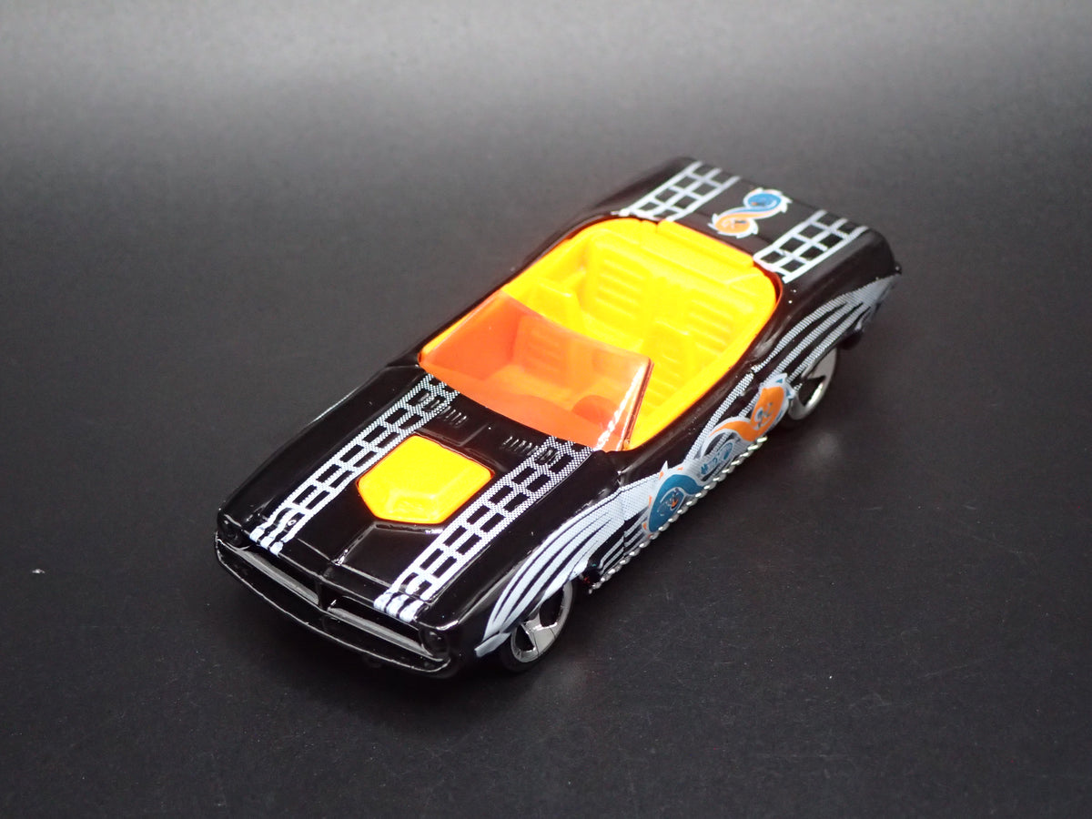 1970 70 PLYMOUTH CUDA CONVERTIBLE BLACK 1/64 SCALE DIORAMA DIECAST MODEL CAR