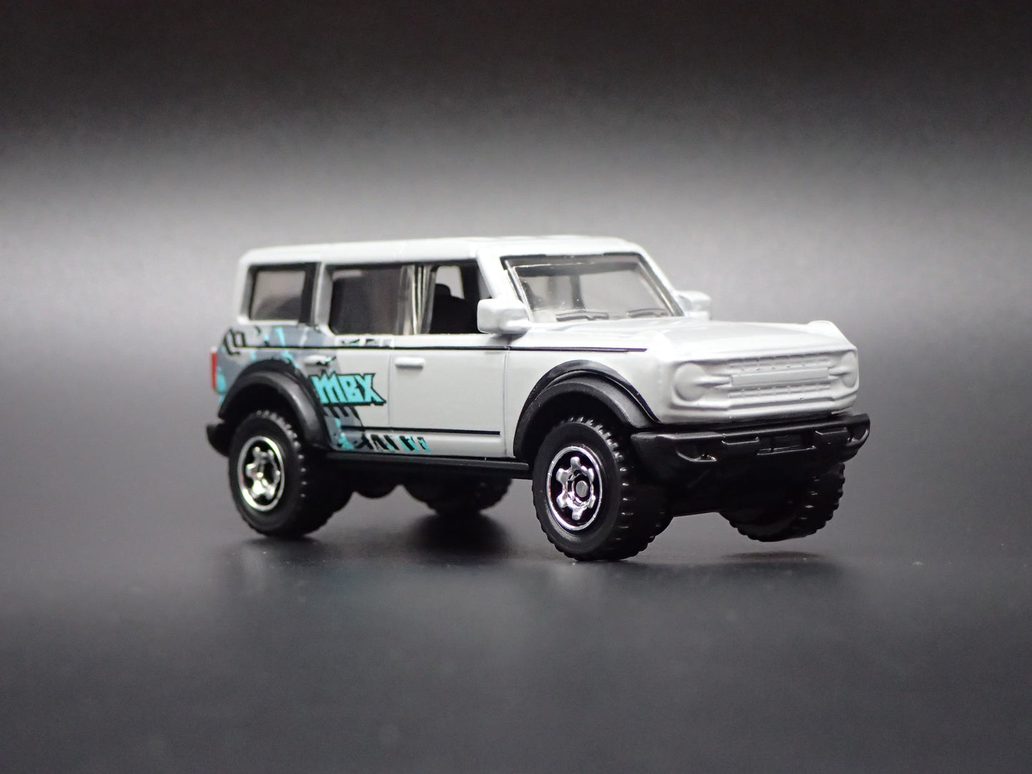 2021-2026 FORD BRONCO 4 FOUR DOOR GRAY 1:64 SCALE DIORAMA DIECAST MODEL CAR