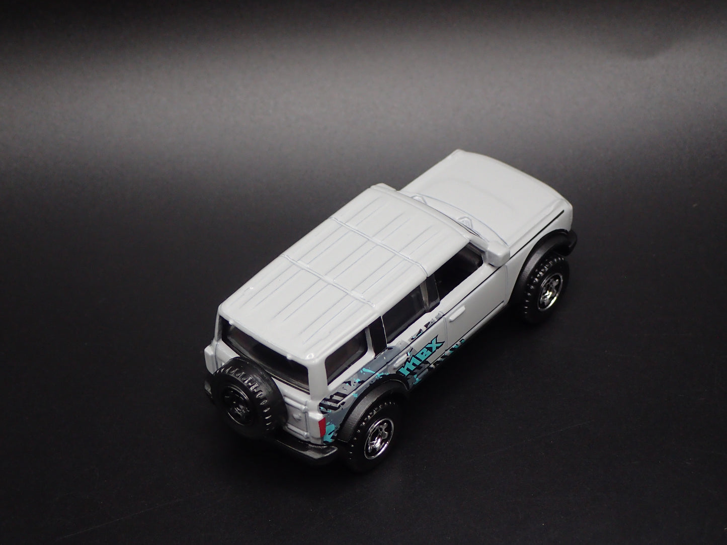 2021-2026 FORD BRONCO 4 FOUR DOOR GRAY 1:64 SCALE DIORAMA DIECAST MODEL CAR