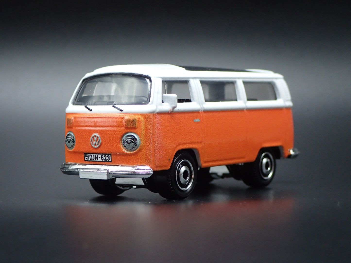 1967-1979 VW VOLKSWAGEN TYPE 2 T2 BUS 1/64 SCALE COLLECTIBLE DIECAST MODEL CAR