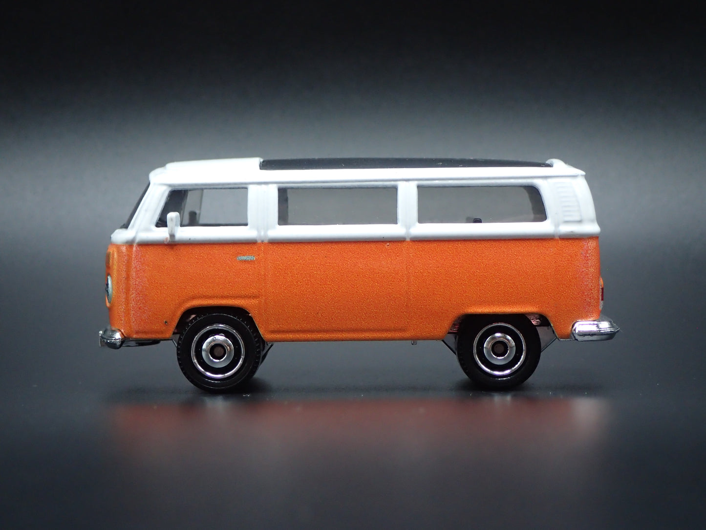1967-1979 VW VOLKSWAGEN TYPE 2 T2 BUS 1/64 SCALE COLLECTIBLE DIECAST MODEL CAR