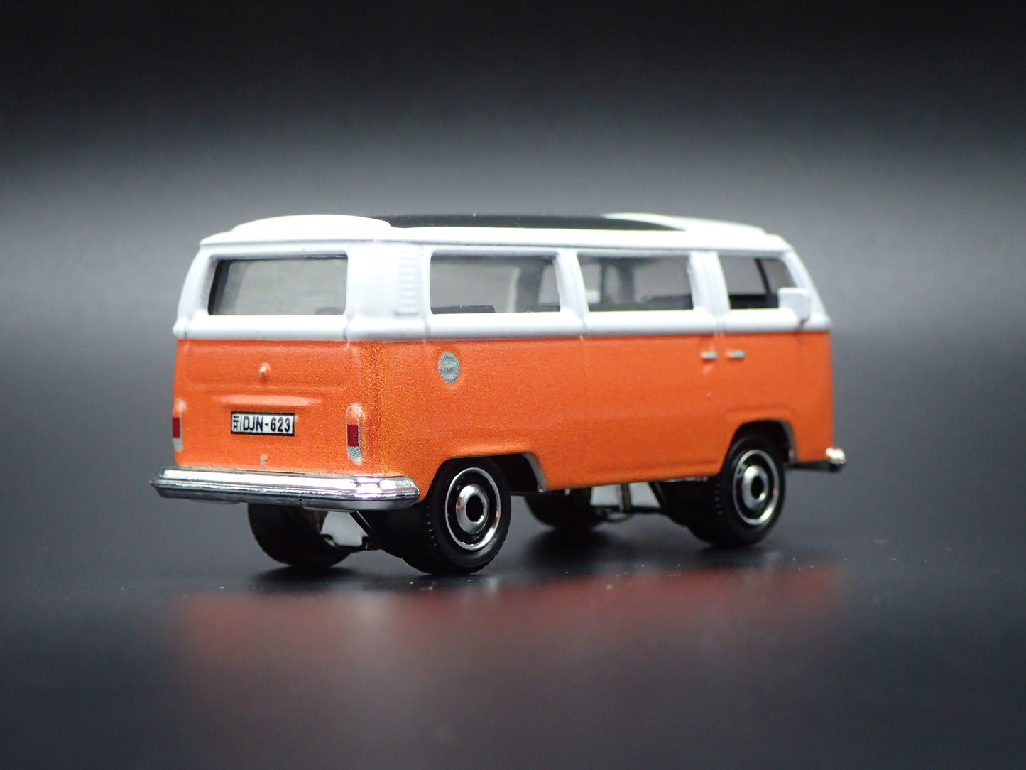 1967-1979 VW VOLKSWAGEN TYPE 2 T2 BUS 1/64 SCALE COLLECTIBLE DIECAST MODEL CAR
