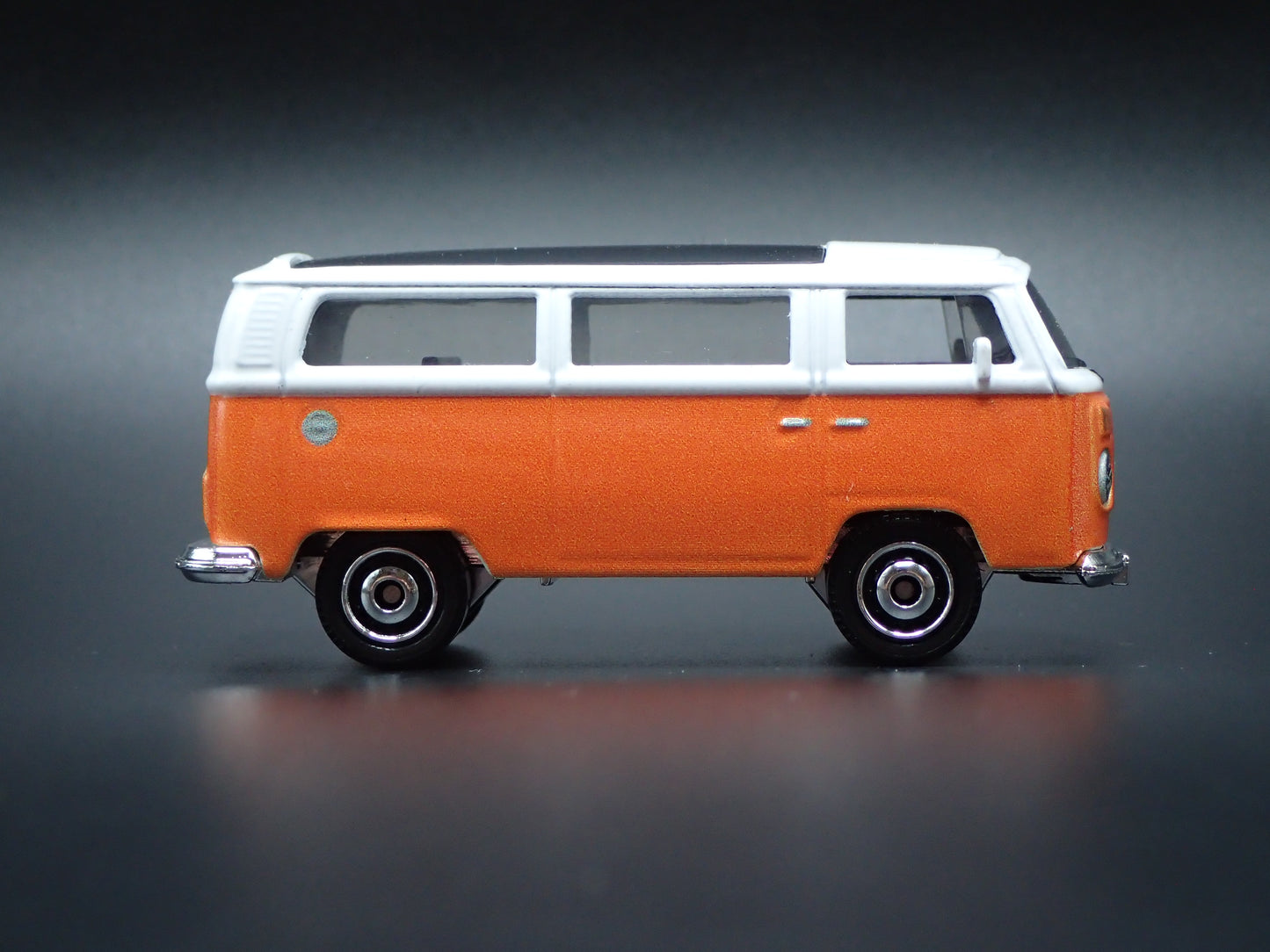 1967-1979 VW VOLKSWAGEN TYPE 2 T2 BUS 1/64 SCALE COLLECTIBLE DIECAST MODEL CAR