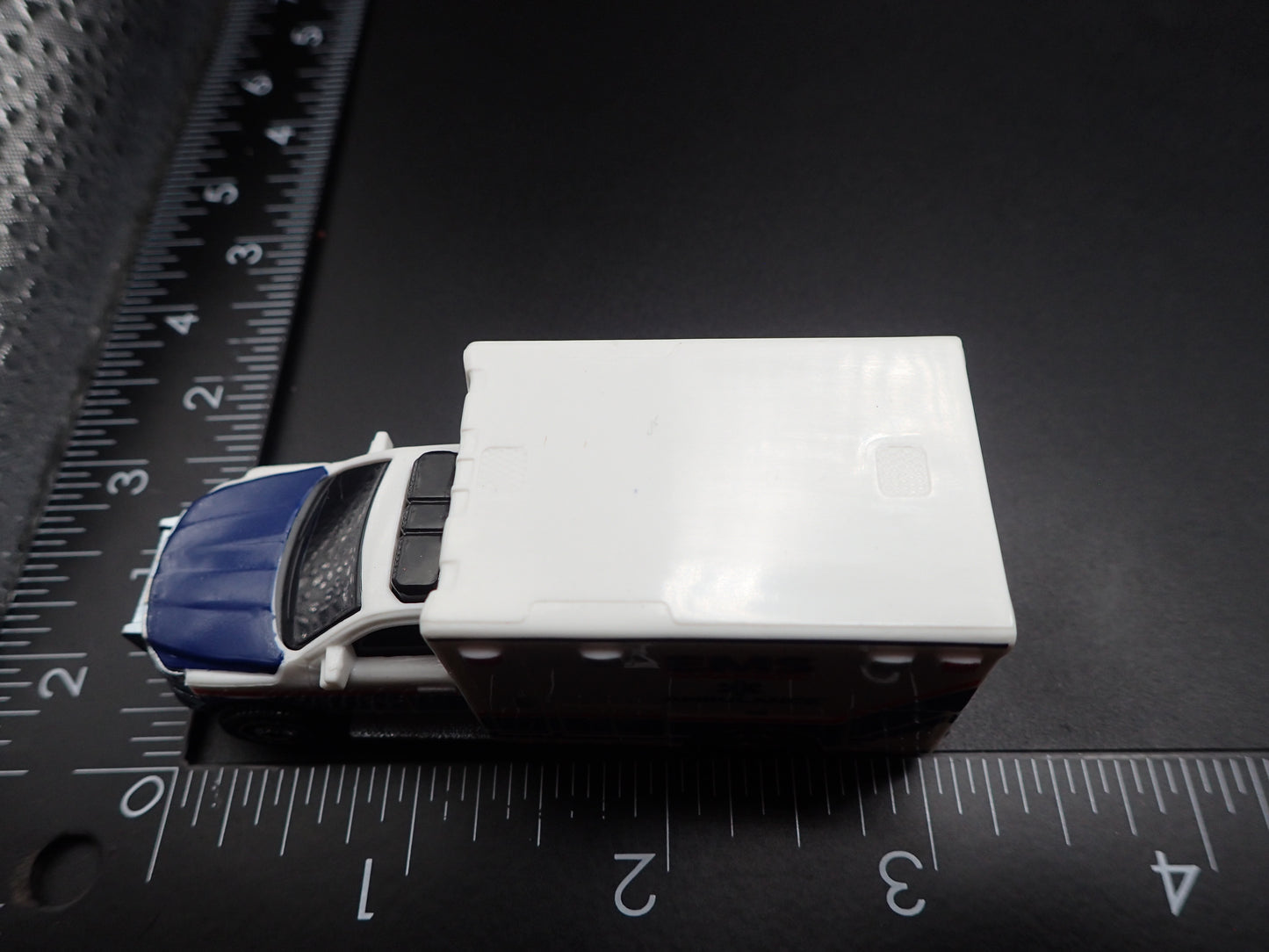 2019 19 RAM AMBULANCE EMS PARAMEDIC 1/64 MB SCALE DIORAMA DIECAST MODEL CAR