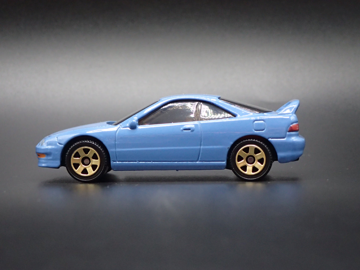 1997-2001 ACURA INTEGRA TYPE R 1:64 SCALE COLLECTIBLE DIORAMA DIECAST MODEL CAR