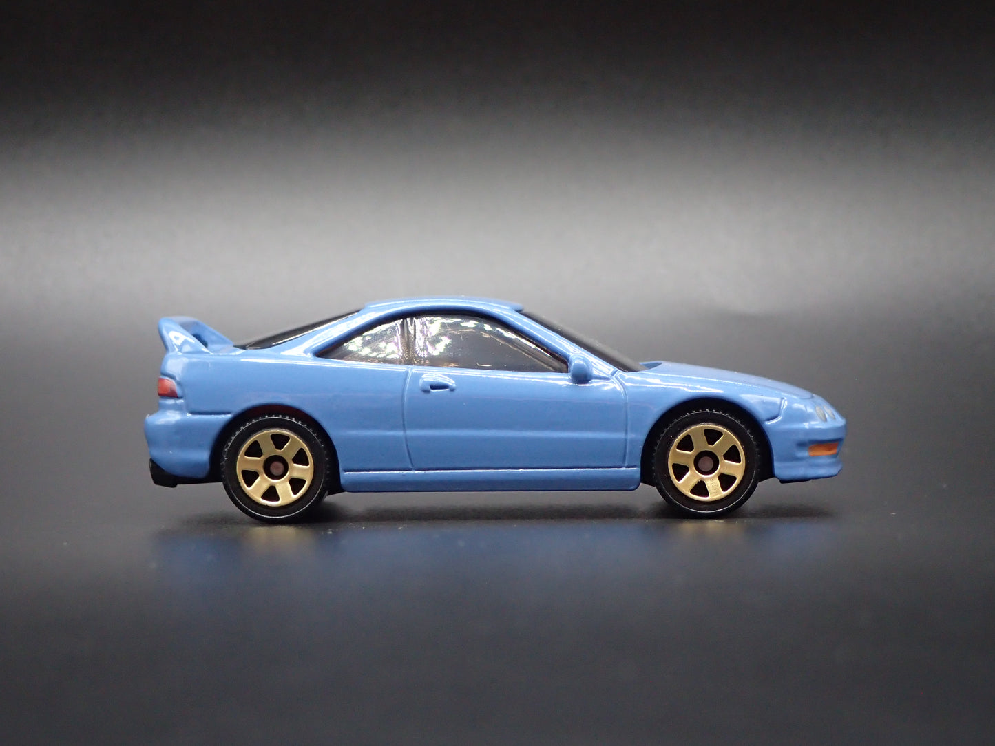 1997-2001 ACURA INTEGRA TYPE R 1:64 SCALE COLLECTIBLE DIORAMA DIECAST MODEL CAR