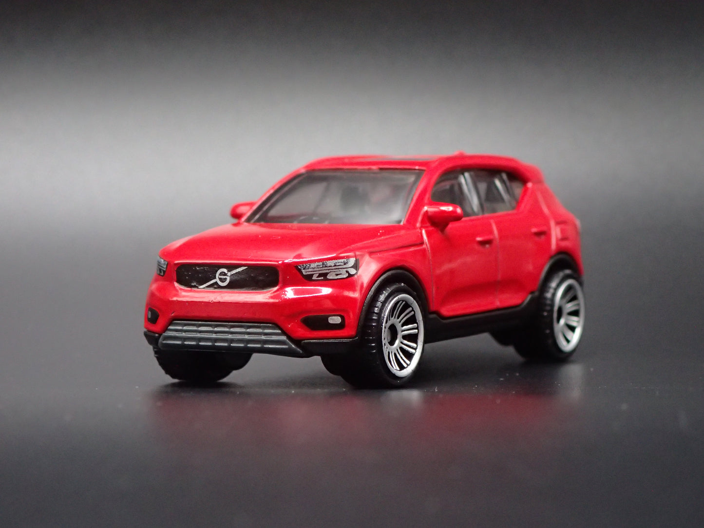 2018-2026 VOLVO XC40 COMPACT SUV 4 DOOR 1:64 SCALE DIORAMA DIECAST MODEL CAR