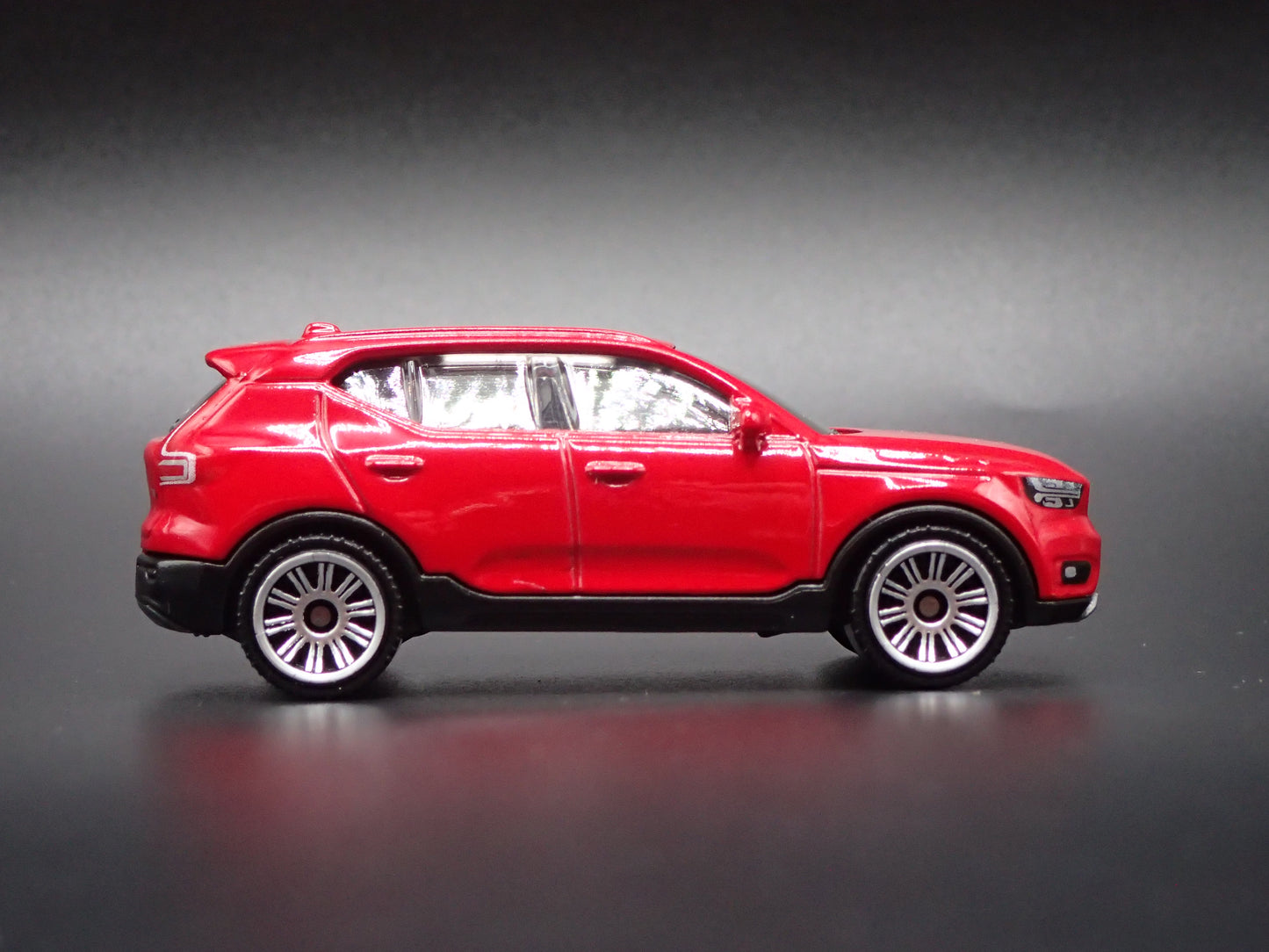 2018-2026 VOLVO XC40 COMPACT SUV 4 DOOR 1:64 SCALE DIORAMA DIECAST MODEL CAR