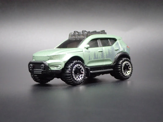 2018-2026 VOLVO XC40 COMPACT SUV 4 DOOR 1:64 SCALE DIORAMA DIECAST MODEL CAR