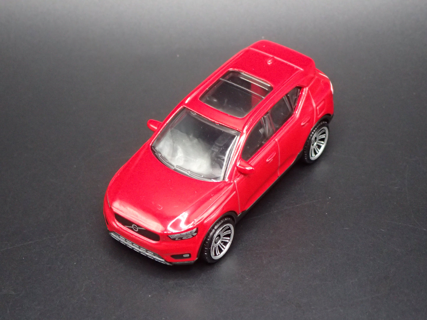 2018-2026 VOLVO XC40 COMPACT SUV 4 DOOR 1:64 SCALE DIORAMA DIECAST MODEL CAR