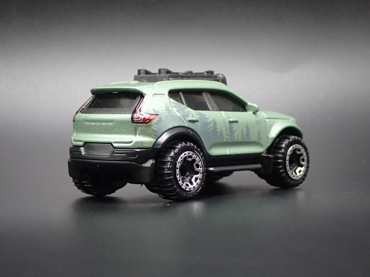 2018-2026 VOLVO XC40 COMPACT SUV 4 DOOR 1:64 SCALE DIORAMA DIECAST MODEL CAR