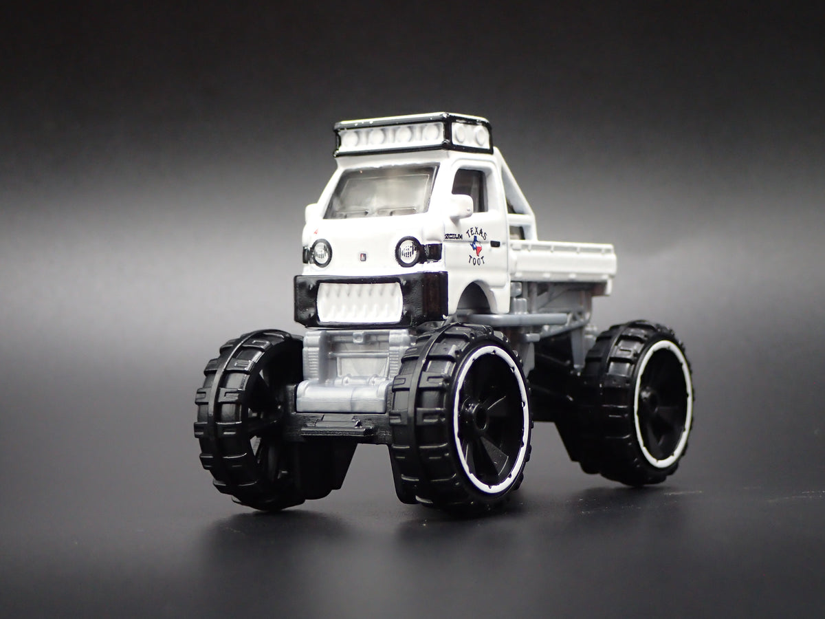 MAZDA AUTOZAM CUSTOM 1:64 SCALE COLLECTIBLE DISPLAY DIECAST MODEL CAR